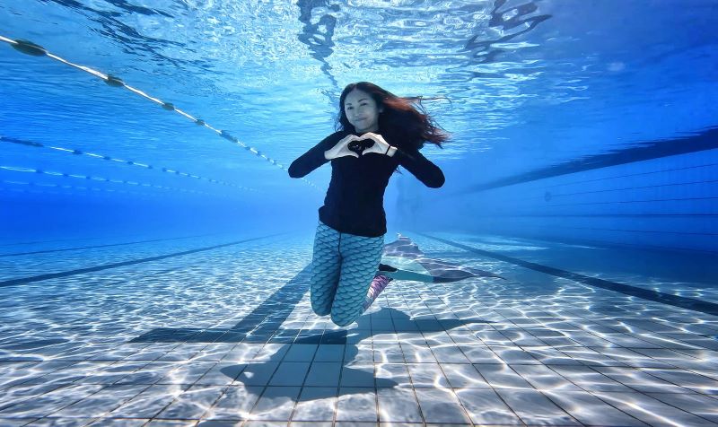 Angelia with underwater love